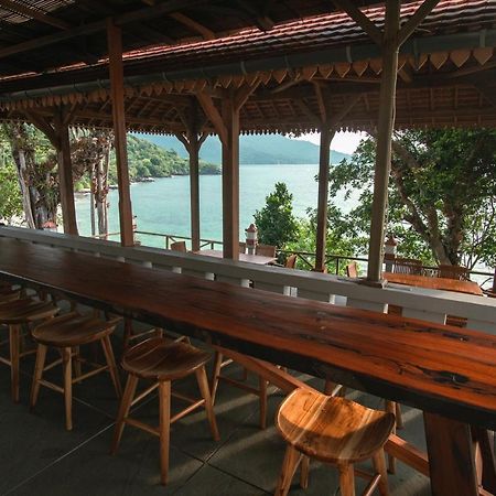 Legon Waru Cottage Karimunjawa Bagian luar foto